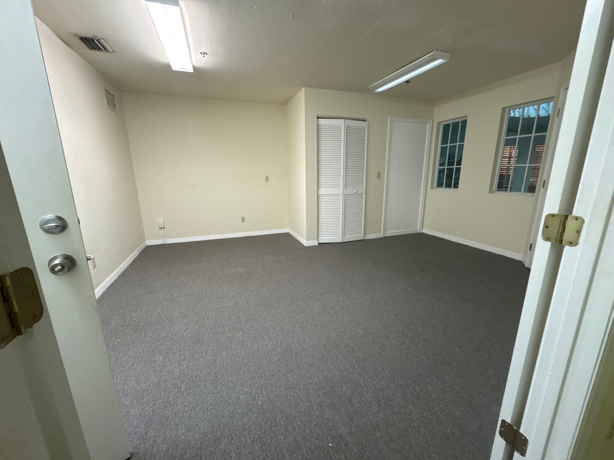 1342 Colonial Blvd, Fort Myers, FL à louer Photo intérieure– Image 1 sur 3