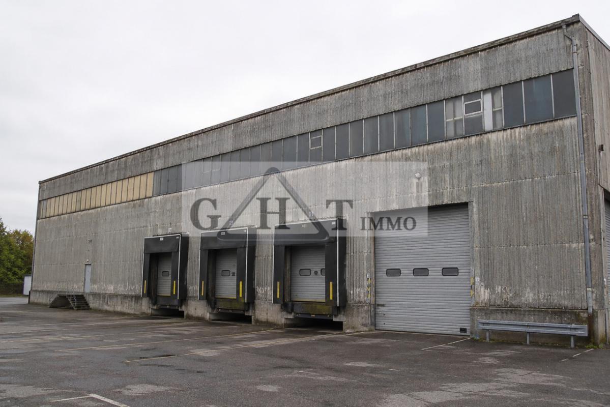 Industriel/Logistique dans Creil à louer Photo de l’immeuble– Image 1 sur 2