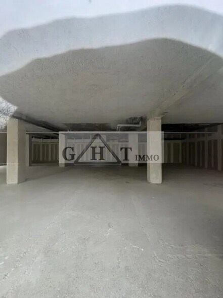 Local commercial dans Ivry-sur-Seine à vendre - Photo de l’immeuble – Image 2 sur 2