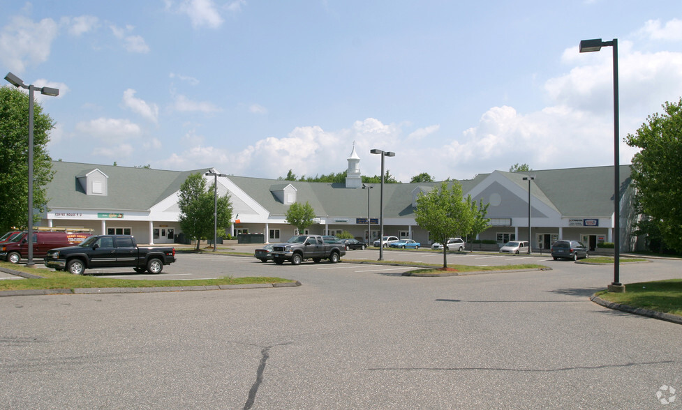 292 Spielman Hwy, Burlington, CT à louer - Photo principale – Image 1 sur 14