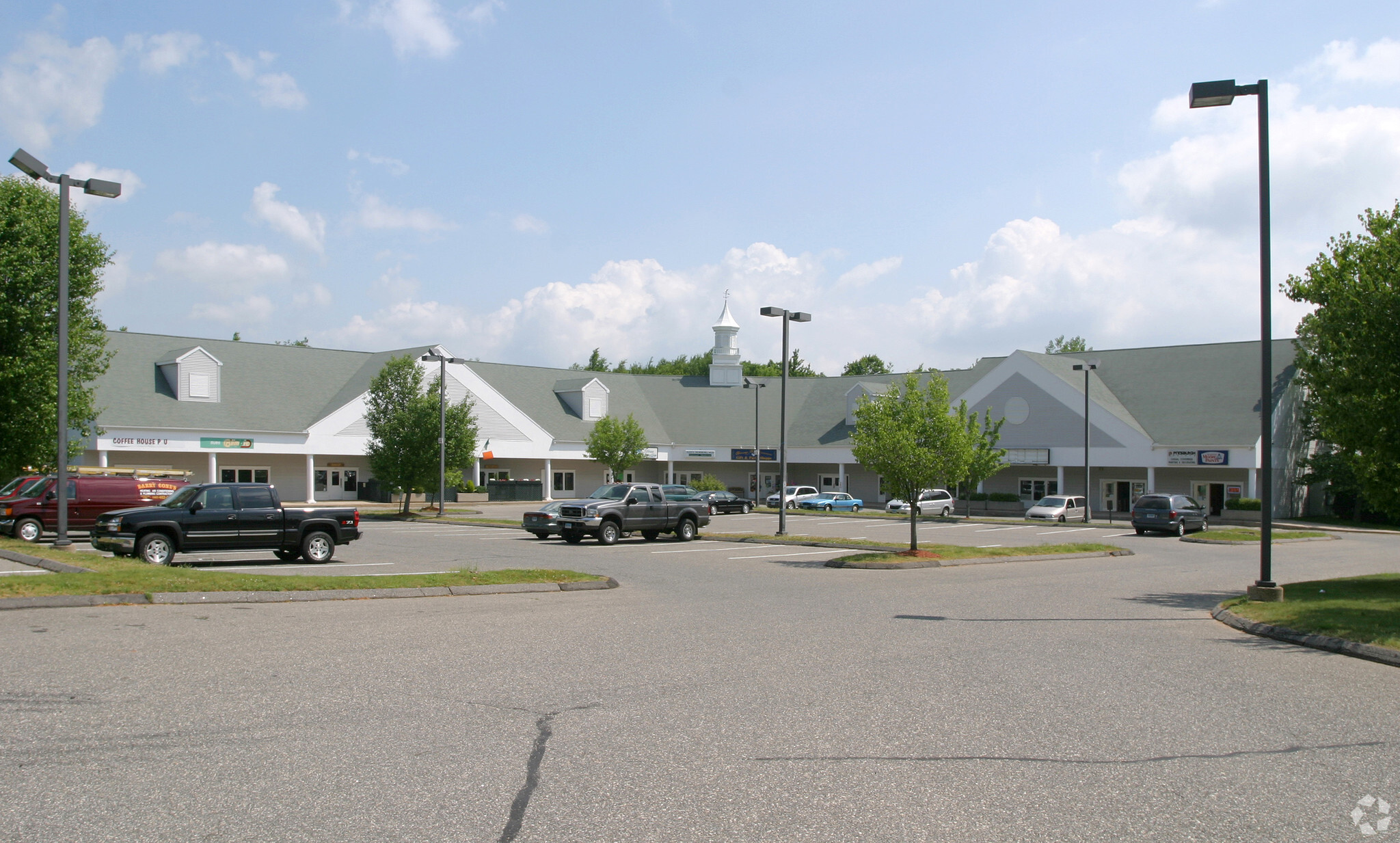 292 Spielman Hwy, Burlington, CT à louer Photo principale– Image 1 sur 15