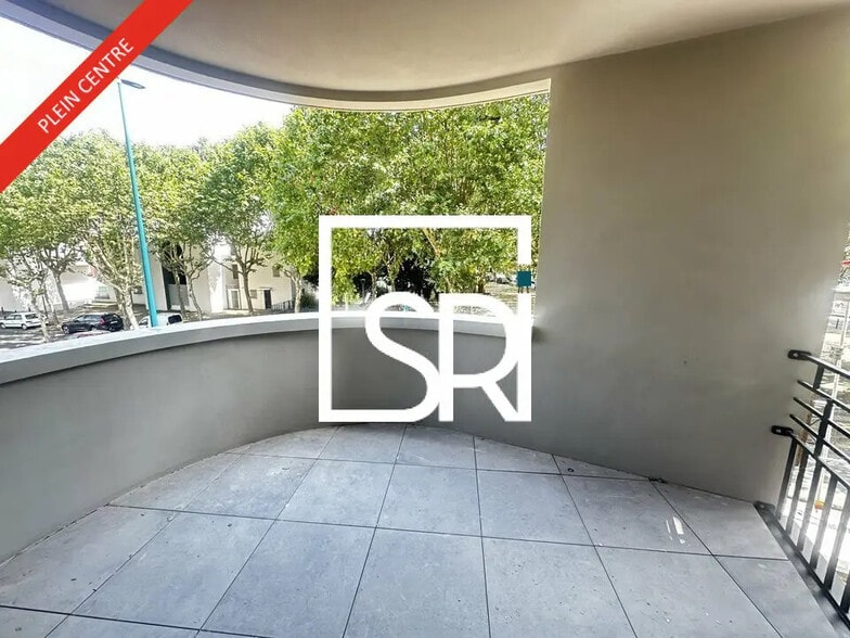 Bureau dans Clermont-Ferrand à louer - Photo de l’immeuble – Image 2 sur 10