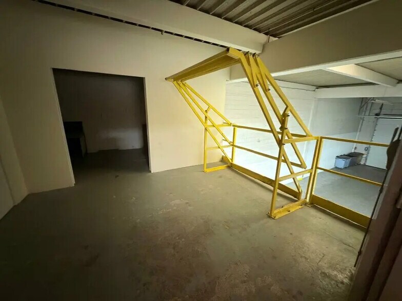 Local d’activités dans Baillet-en-France à louer - Photo intérieure – Image 2 sur 11