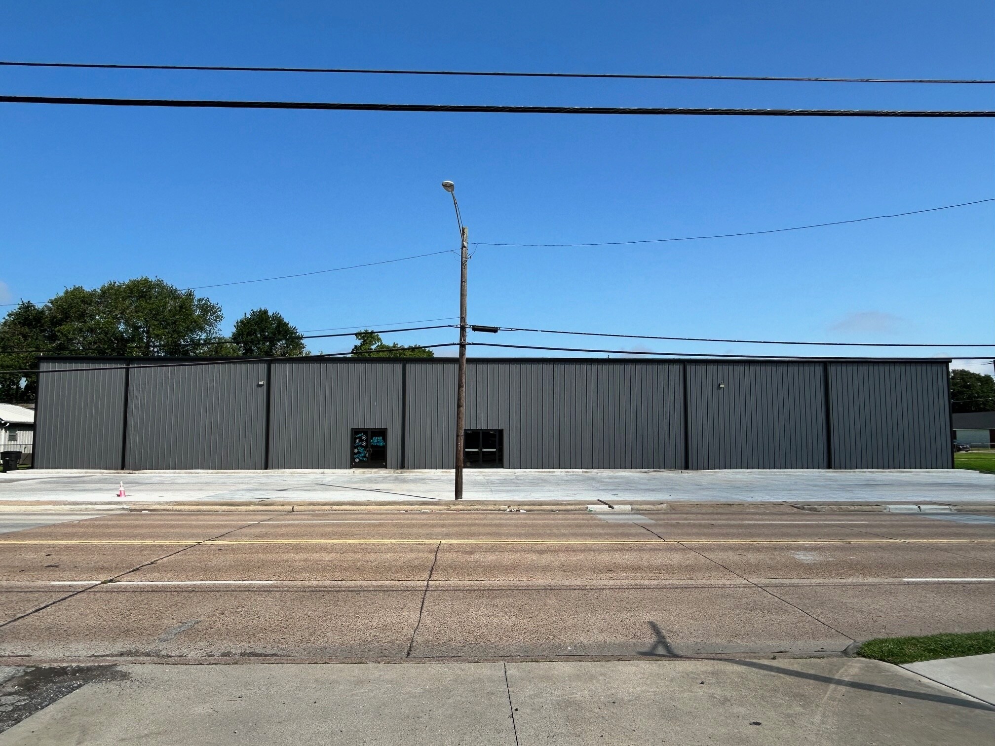 708 Nederland Ave, Nederland, TX à louer Photo de l’immeuble– Image 1 sur 10