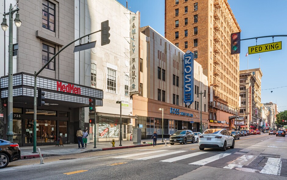 735 S Broadway, Los Angeles, CA à vendre - Photo de l’immeuble – Image 3 sur 35