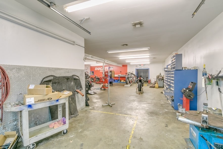 620 W 27th St, Houston, TX à louer - Photo de l’immeuble – Image 3 sur 20