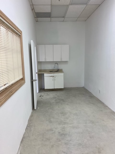 659 E 15th St, Upland, CA à louer Photo de l’immeuble– Image 1 sur 6