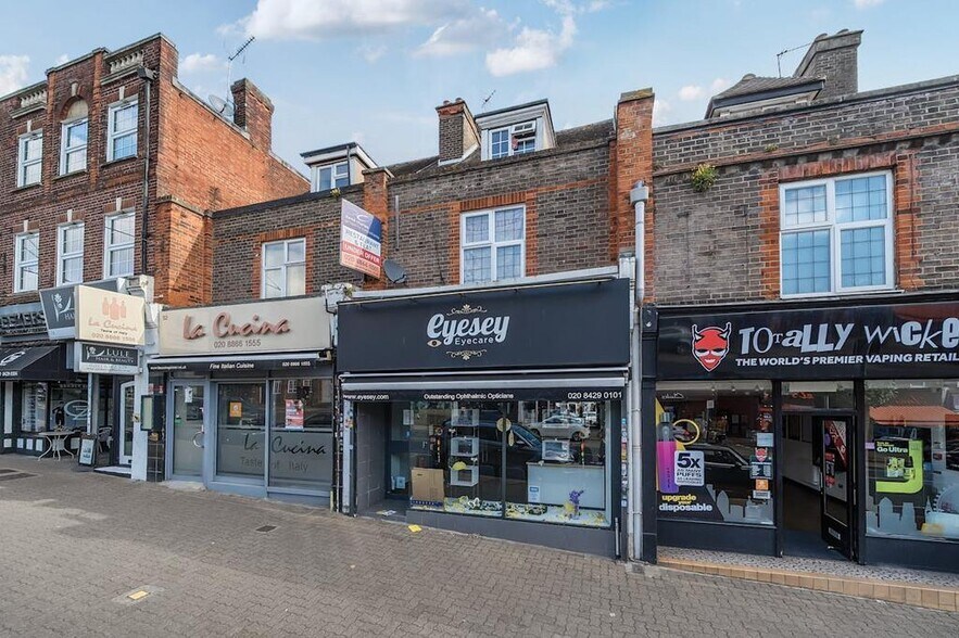 50 Bridge St, Pinner à louer - Photo de l’immeuble – Image 2 sur 17