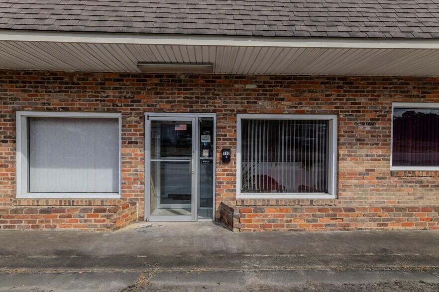 710 N Walnut St, Fairmont, NC à vendre - Photo de l’immeuble – Image 3 sur 16