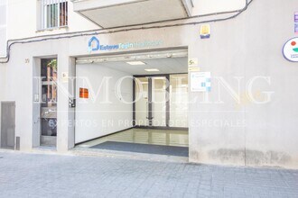 Local commercial dans Mataró, Barcelona à louer Photo de la construction– Image 1 sur 4