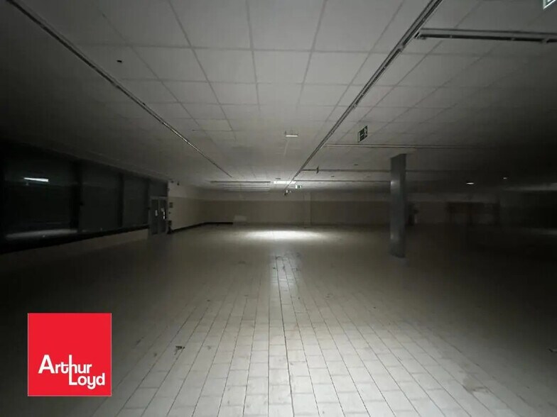 Local commercial dans Vernouillet à louer - Photo de l’immeuble – Image 2 sur 4