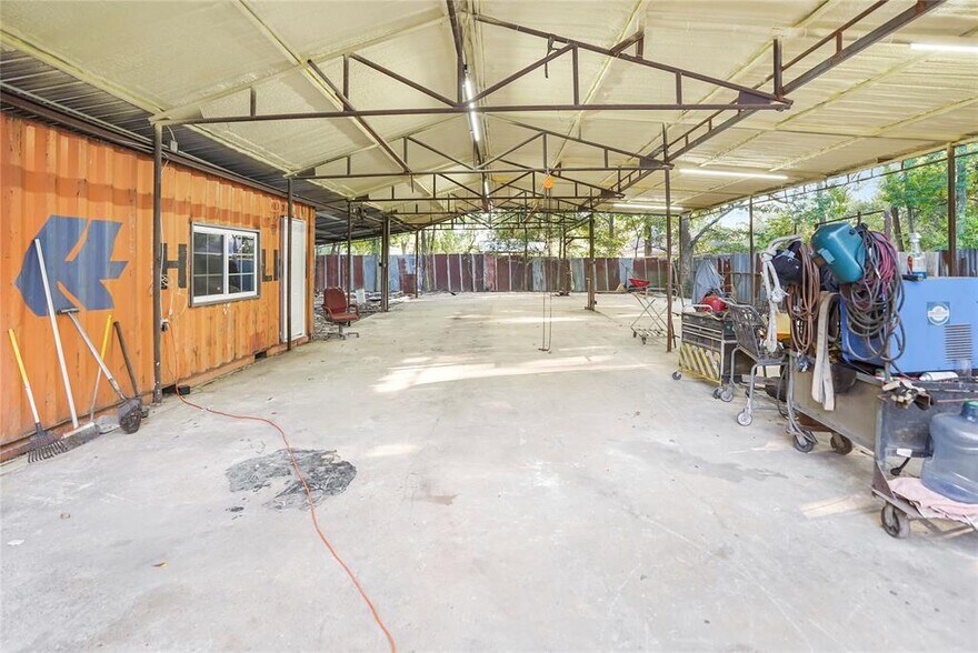 13338 Elderberry Ln, Houston, TX à louer - Photo de l’immeuble – Image 2 sur 24