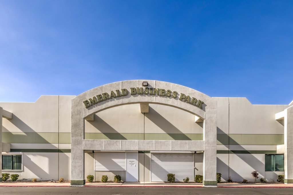 5965 Harrison Dr, Las Vegas, NV à louer Photo de l’immeuble– Image 1 sur 33