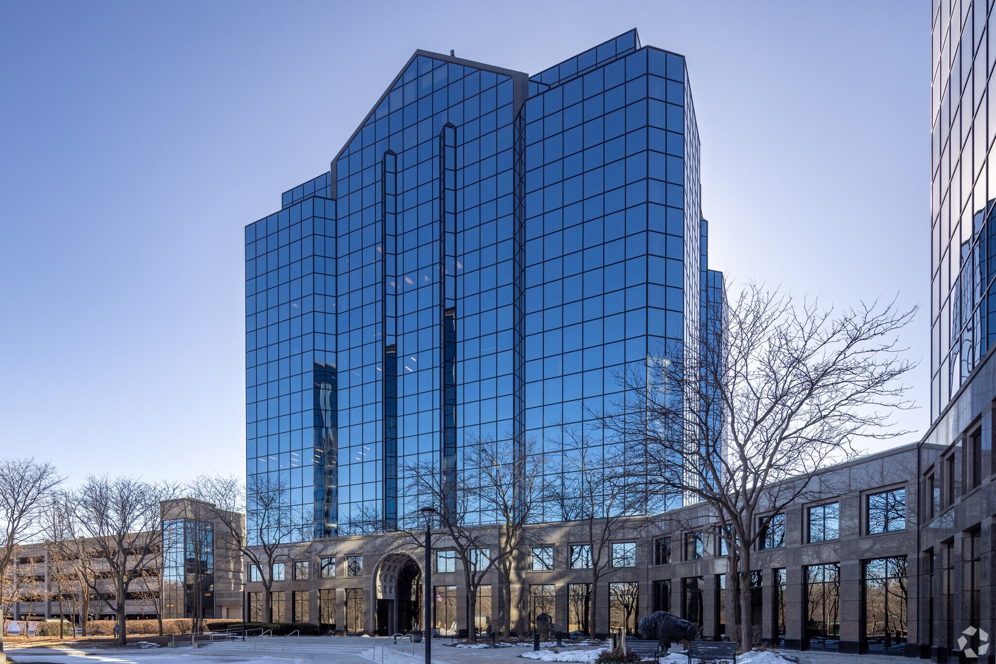 2150 E Lake Cook Rd, Buffalo Grove, IL à louer Photo principale– Image 1 sur 18