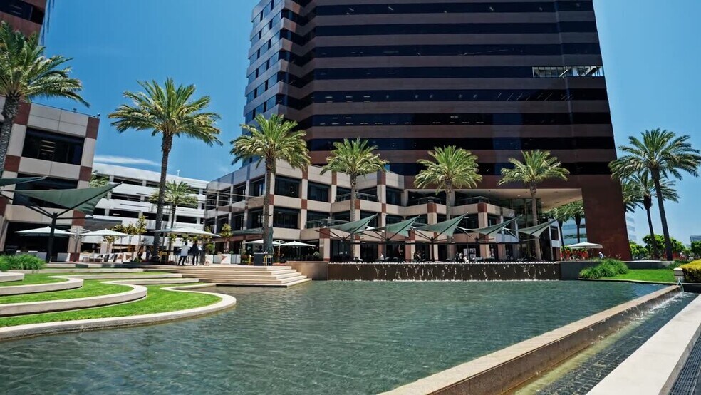 2010 Main St, Irvine, CA à louer - Vidéo sur l’annonce professionnelle – Image 2 sur 22