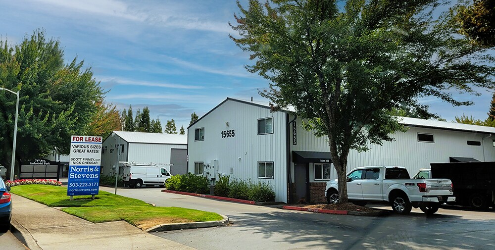 15757 SW 74th Ave, Tigard, OR à louer Photo principale– Image 1 sur 7