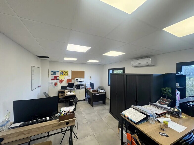Bureau dans Velaux à louer - Photo intérieure – Image 3 sur 3