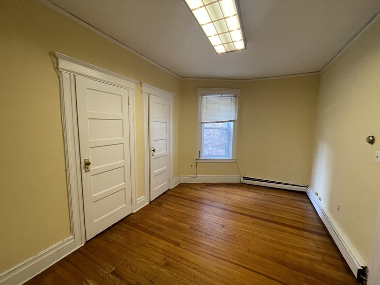 594 Valley Rd, Montclair, NJ à louer - Photo de l’immeuble – Image 2 sur 8