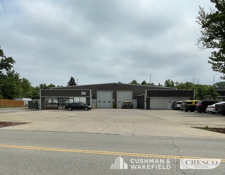 158-160 Abbe Rd S, Elyria, OH à louer - Photo de l’immeuble – Image 2 sur 3