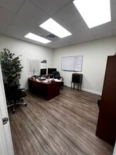 16140 Lee Rd, Fort Myers, FL à louer Photo intérieure– Image 2 sur 3
