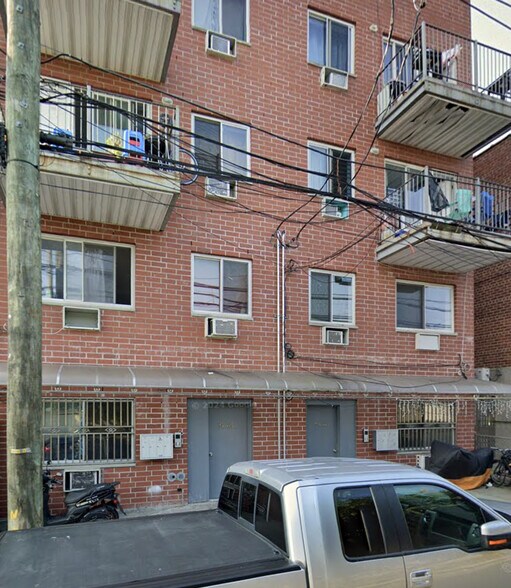 9466-9468 45th Ave, Elmhurst, NY à vendre - Photo principale – Image 1 sur 1