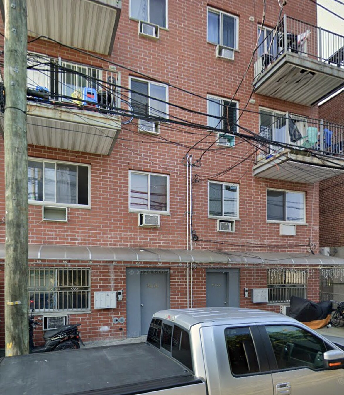 9466-9468 45th Ave, Elmhurst, NY à vendre Photo principale– Image 1 sur 2