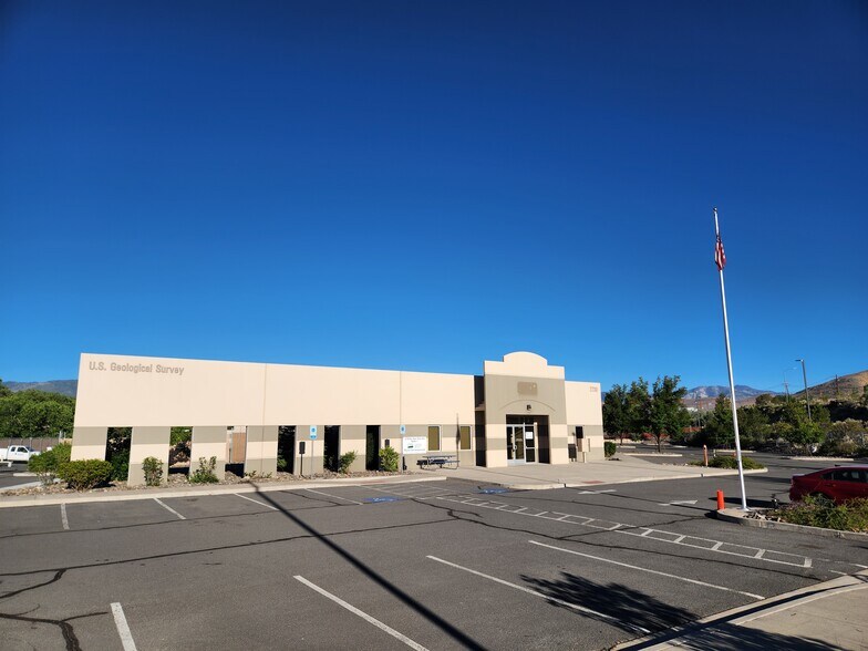 2730 N Deer Run Rd, Carson City, NV à louer - Photo de l’immeuble – Image 2 sur 6