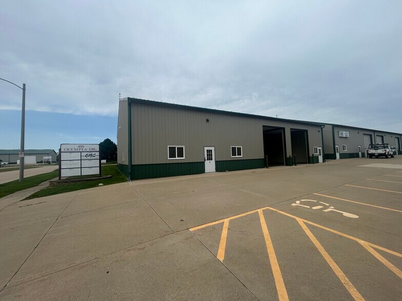 416 Olympia Dr, Bloomington, IL à louer - Photo de l’immeuble – Image 2 sur 4