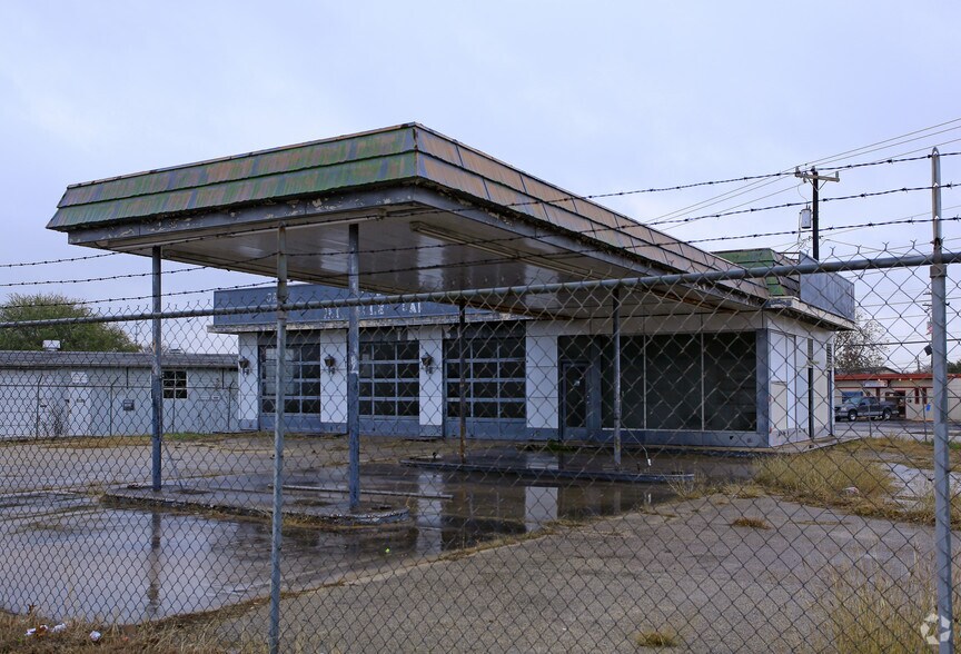 2122 Austin Hwy, San Antonio, TX à vendre - Photo de l’immeuble – Image 2 sur 29