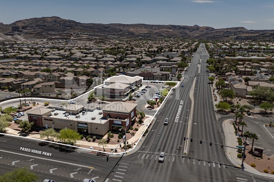 90 S Stephanie St, Henderson, NV à louer - Photo de l’immeuble – Image 3 sur 10