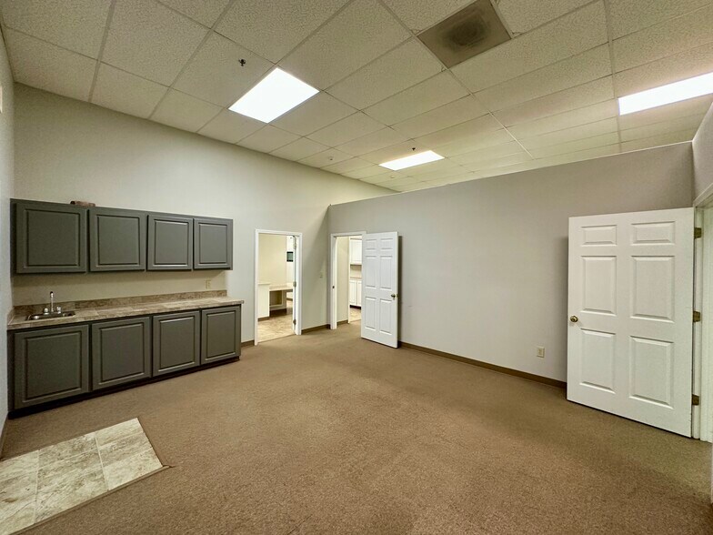 807 Monroe St, Clinton, MS à vendre - Photo de l’immeuble – Image 2 sur 21