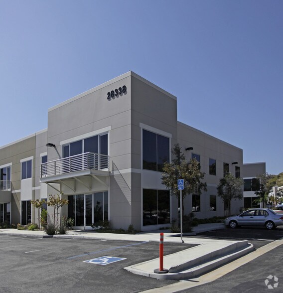 28338 Constellation Rd, Valencia, CA à louer - Photo principale – Image 1 sur 8