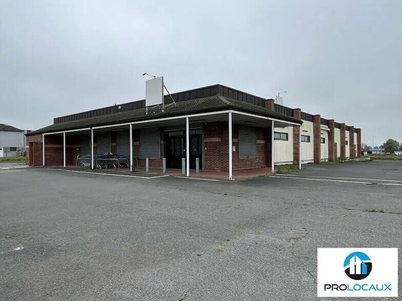 Local commercial dans Roye à louer - Photo de l’immeuble – Image 1 sur 7