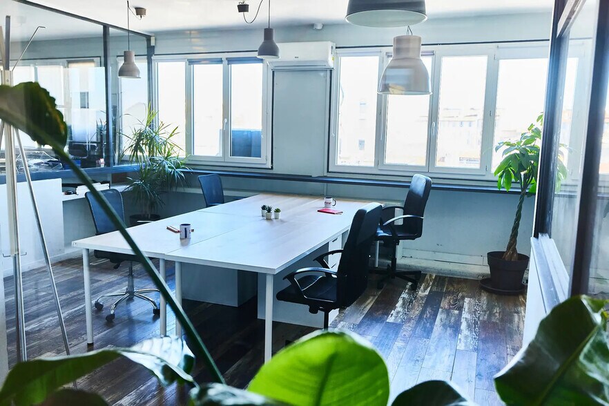 Bureau dans Marseille à louer - Photo de l’immeuble – Image 3 sur 17