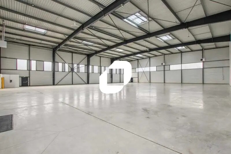 Bureau dans La Courneuve à louer - Photo de l’immeuble – Image 2 sur 14