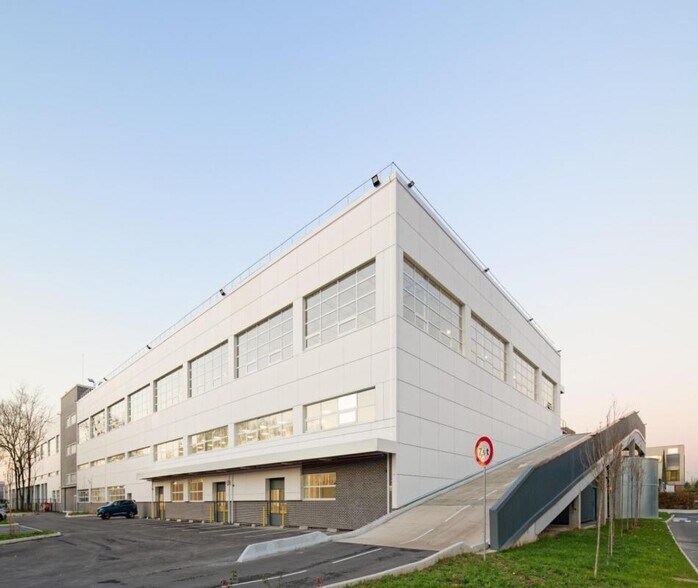 Industriel/Logistique dans Gennevilliers à louer - Photo de l’immeuble – Image 1 sur 10