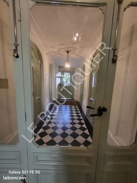 Bureau dans Paris à louer - Hall d’entrée – Image 1 sur 4