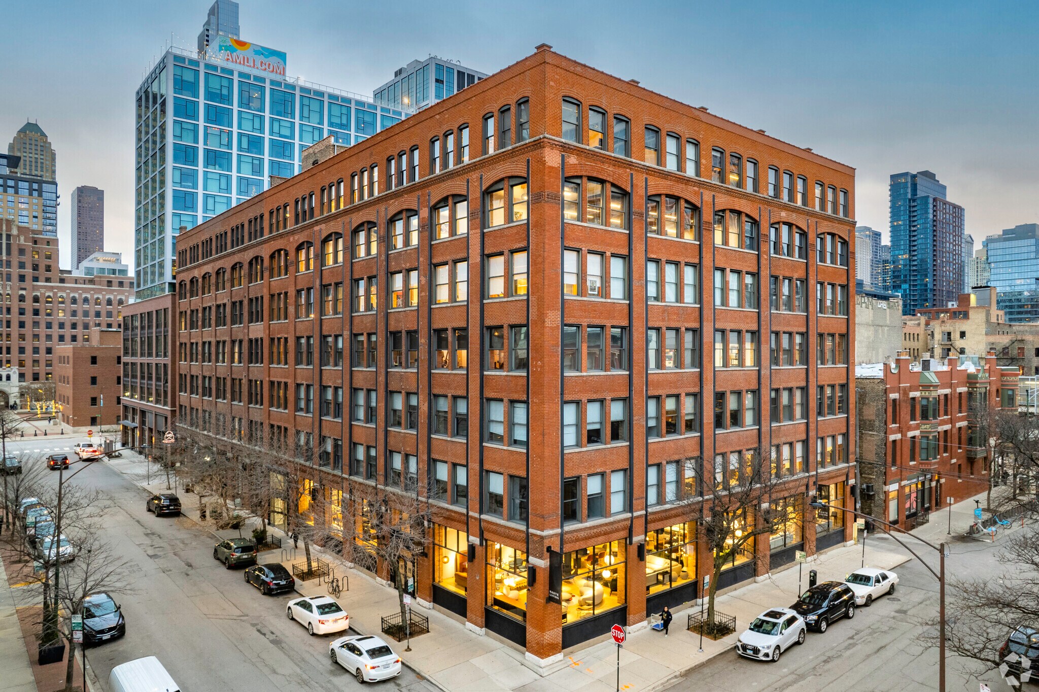 213 W Institute Pl, Chicago, IL à louer Photo principale– Image 1 sur 43