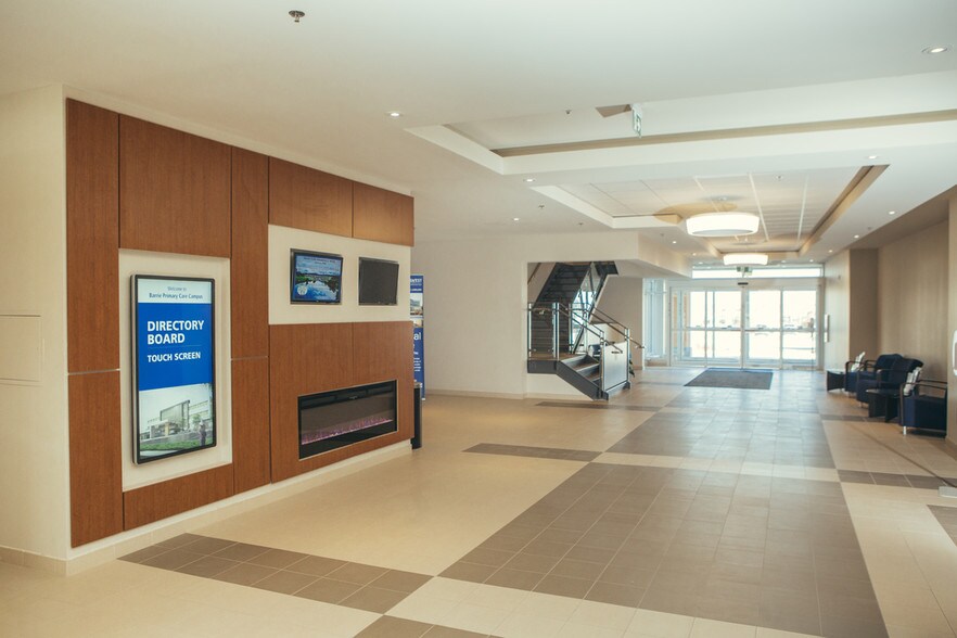 370 Bayview Dr, Barrie, ON à louer - Photo intérieure – Image 3 sur 4
