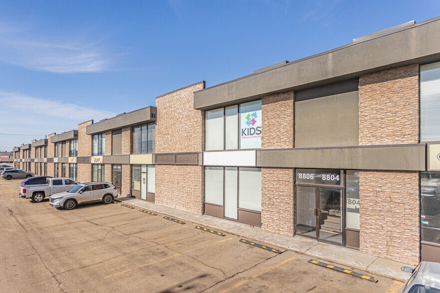 8804-8826 51 Ave, Edmonton, AB à louer - Photo principale – Image 1 sur 2