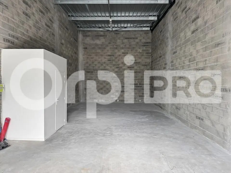 Industriel/Logistique dans Bénesse-Maremne à louer Photo de l’immeuble– Image 1 sur 2