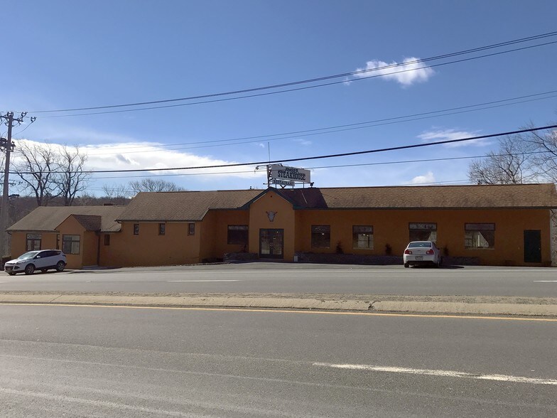 1874 Route 611, Mount Pocono, PA à vendre - Photo de l’immeuble – Image 2 sur 25
