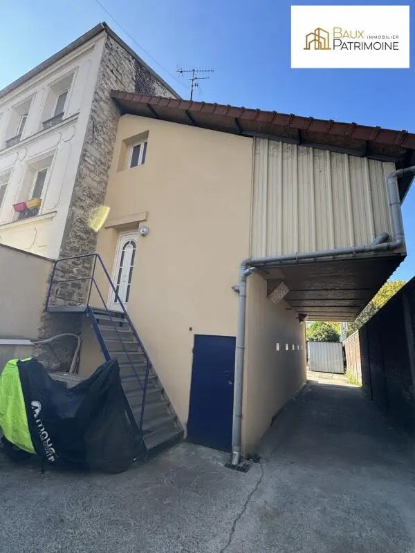 Industriel/Logistique dans Ivry-sur-Seine à louer Photo de l’immeuble– Image 1 sur 10