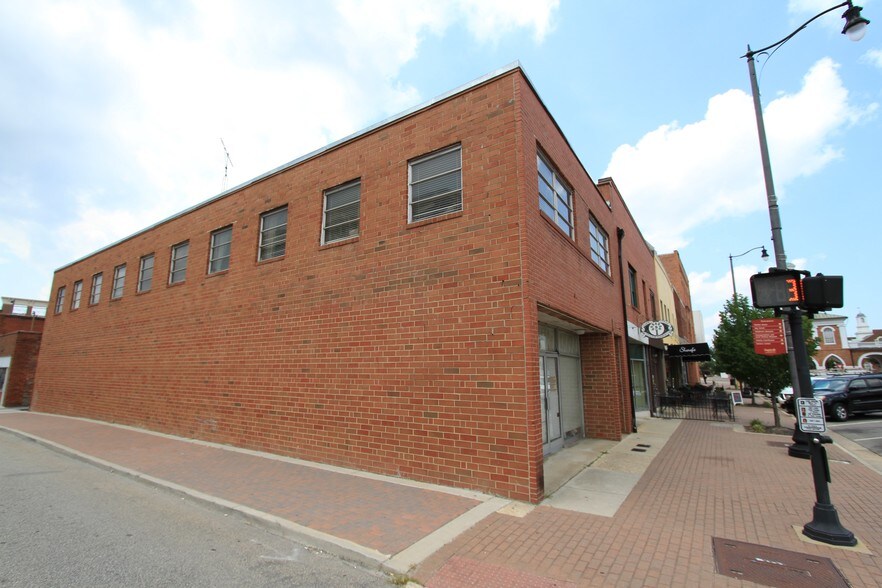 124 Gillespie St, Fayetteville, NC à louer - Photo de l’immeuble – Image 3 sur 26