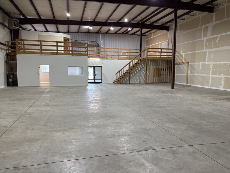 1584 SW Market St, Lees Summit, MO à louer - Photo de l’immeuble – Image 2 sur 7