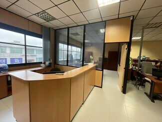 Plus de détails pour Industriel/Logistique à louer