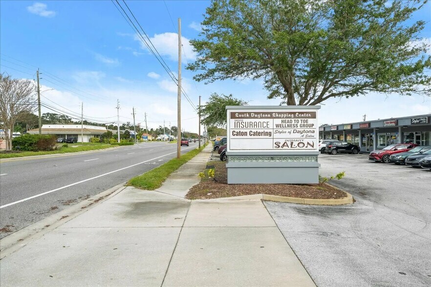 2260-2307 S Ridgewood Ave, Daytona Beach, FL à louer - Photo de l’immeuble – Image 2 sur 4