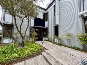 3190 Clearview Way, San Mateo, CA à louer Photo de l’immeuble– Image 2 sur 6