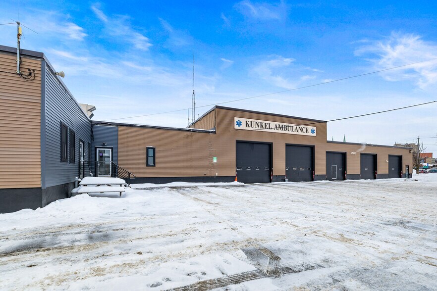 410 Catherine St, Utica, NY à vendre - Photo de l’immeuble – Image 2 sur 21