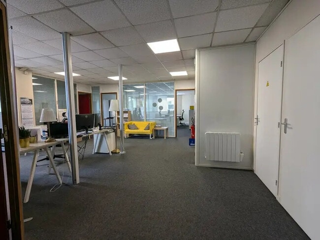 Plus de détails pour Bureau à louer